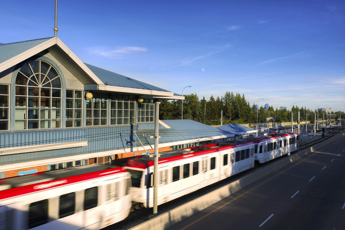 calgary c-train statopm