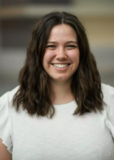 Jenna Headshot